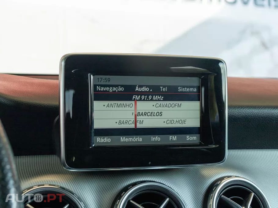 Mercedes-Benz GLA 220 CDI 4Matic 7G-DCT Style