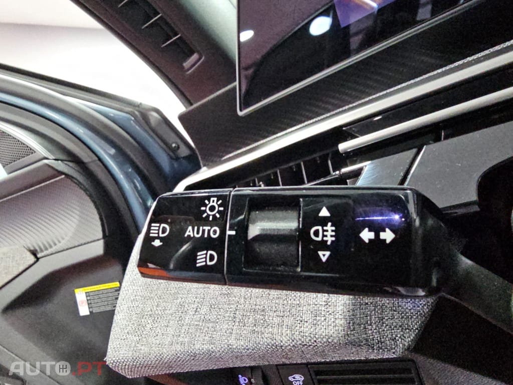 Peugeot 3008 1.2 Hybrid Allure e-DCS6