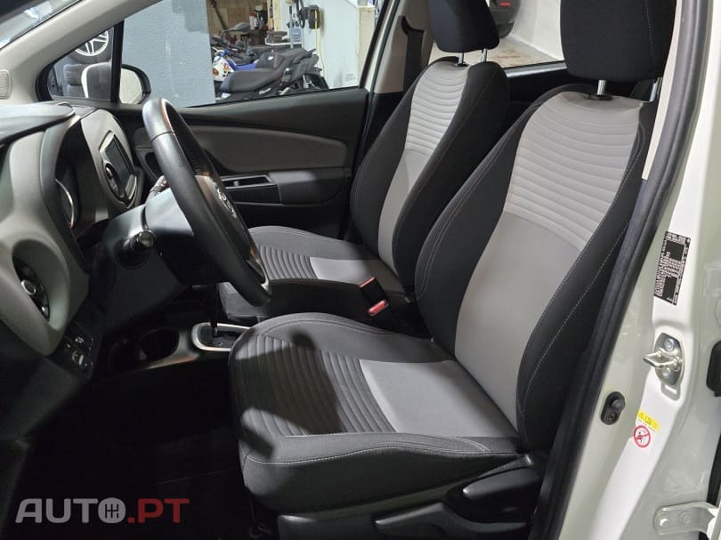 Toyota Yaris 1.5 HSD Comfort