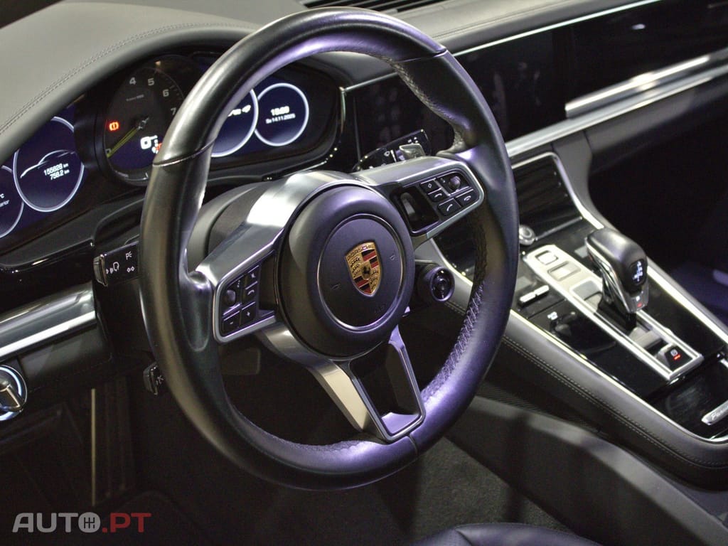 Porsche Panamera 4 E-Hybrid