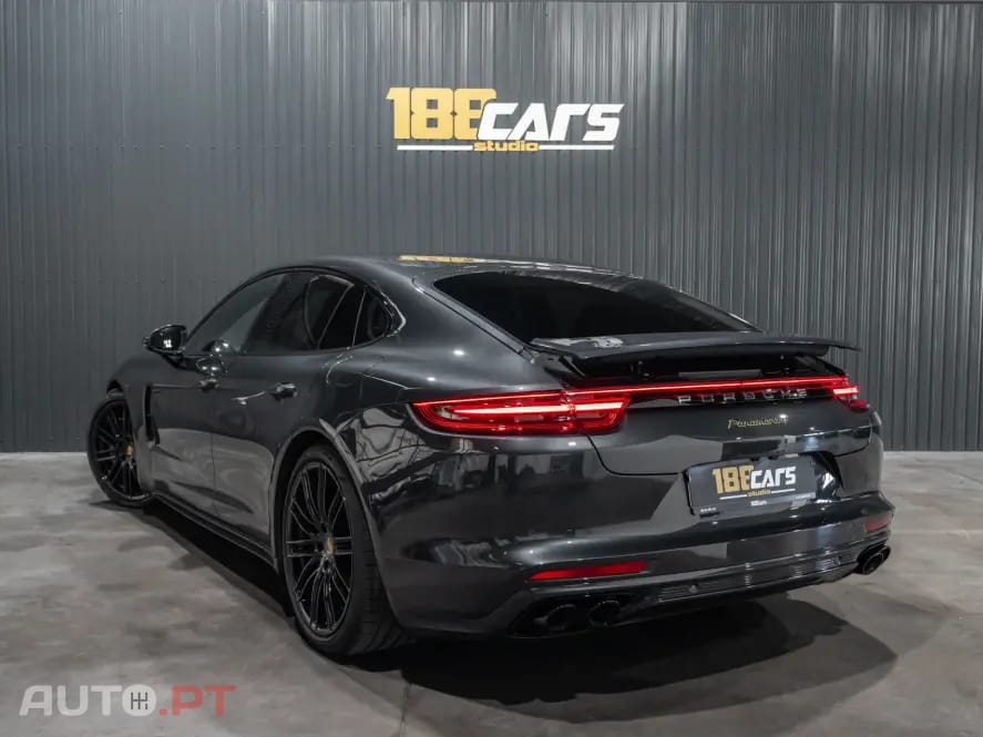 Porsche Panamera 4 E-Hybrid