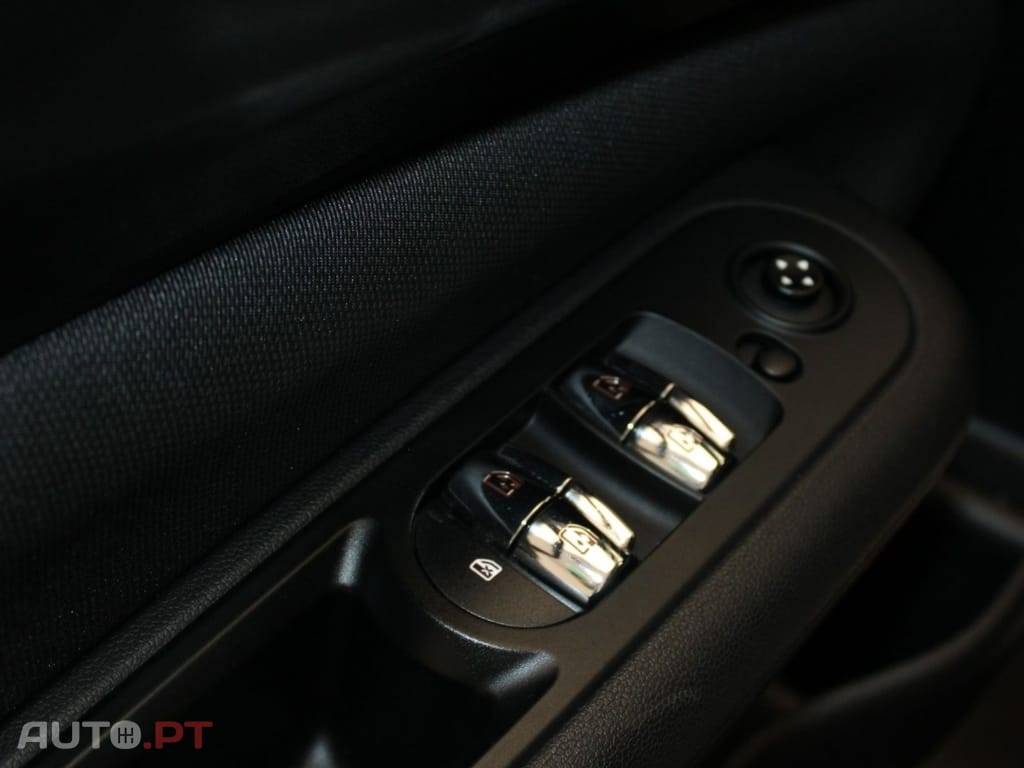 MINI Clubman ONE D 1.5 D AUTO I.V.A DEDUTÍVEL