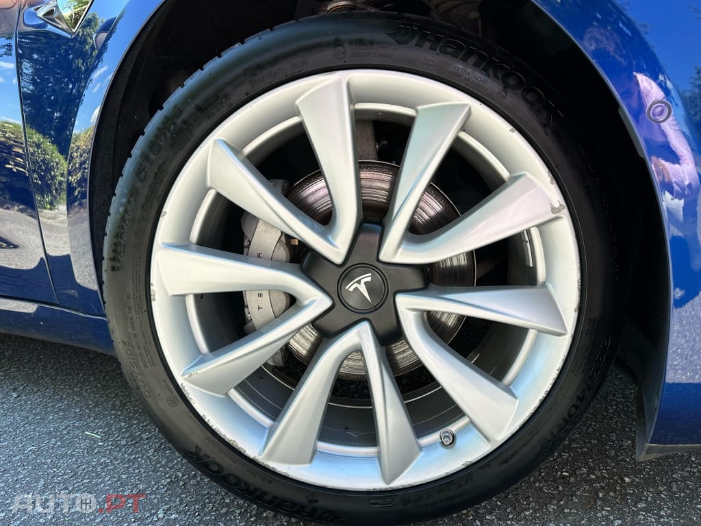 Tesla Model 3 Long-Range Dual Motor AWD