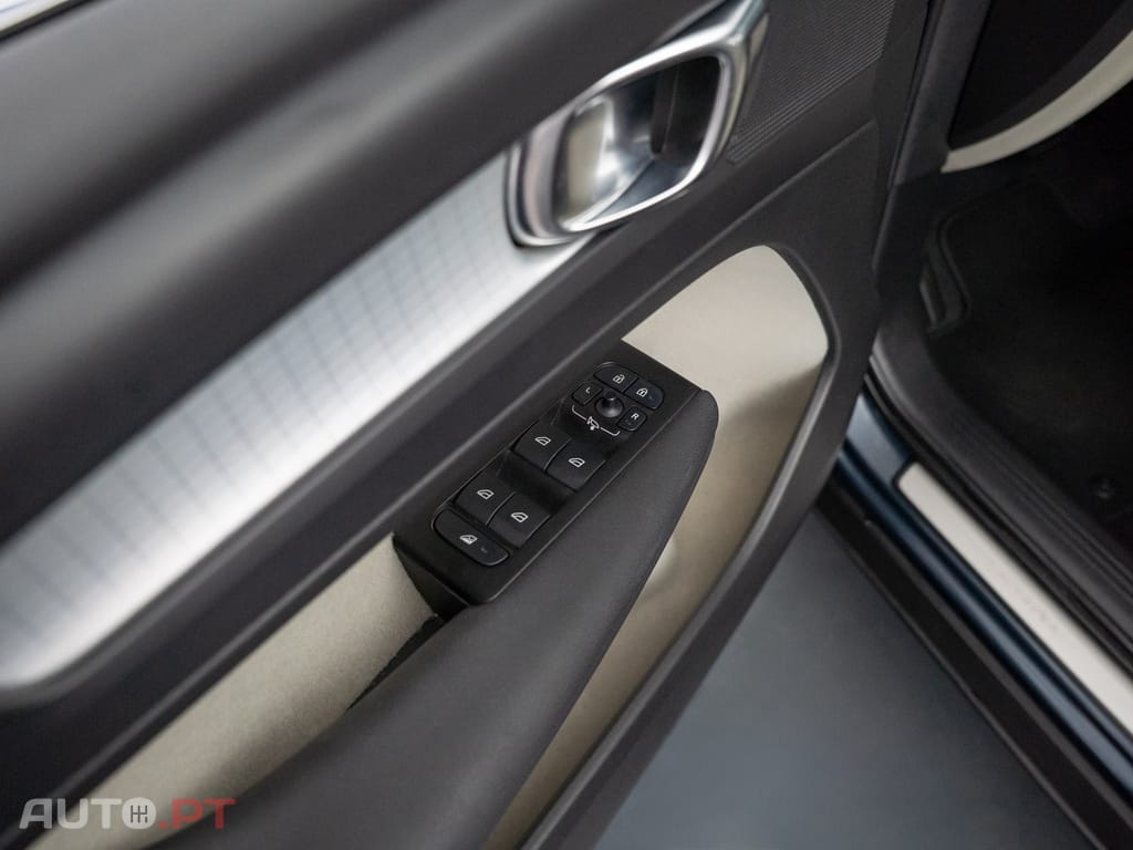 Volvo XC40 1.5 T4 PHEV Inscription Expression