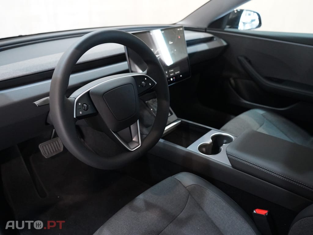 Tesla Model 3 Tração Traseira