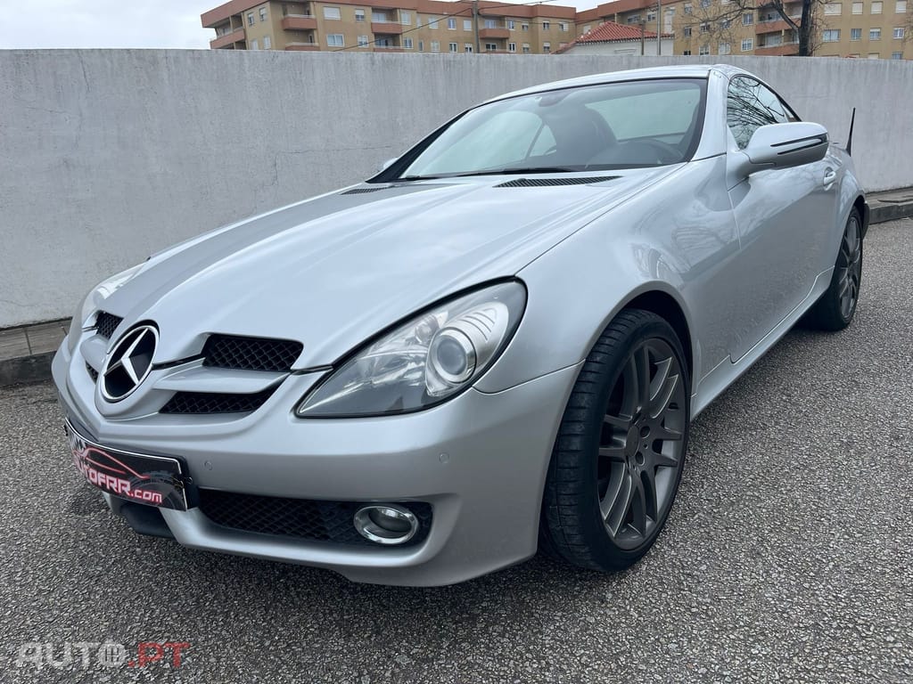 Mercedes-Benz SLK 200 Outro