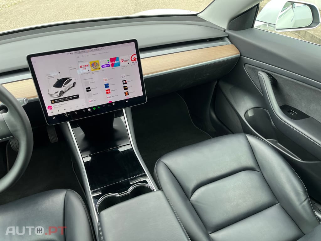 Tesla Model 3 Tração Traseira
