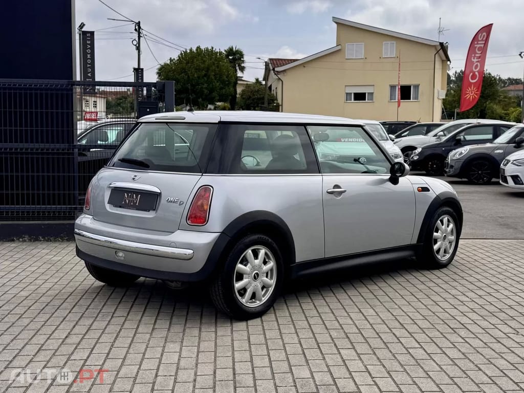MINI Cooper One 1.4 D — fotografia 2