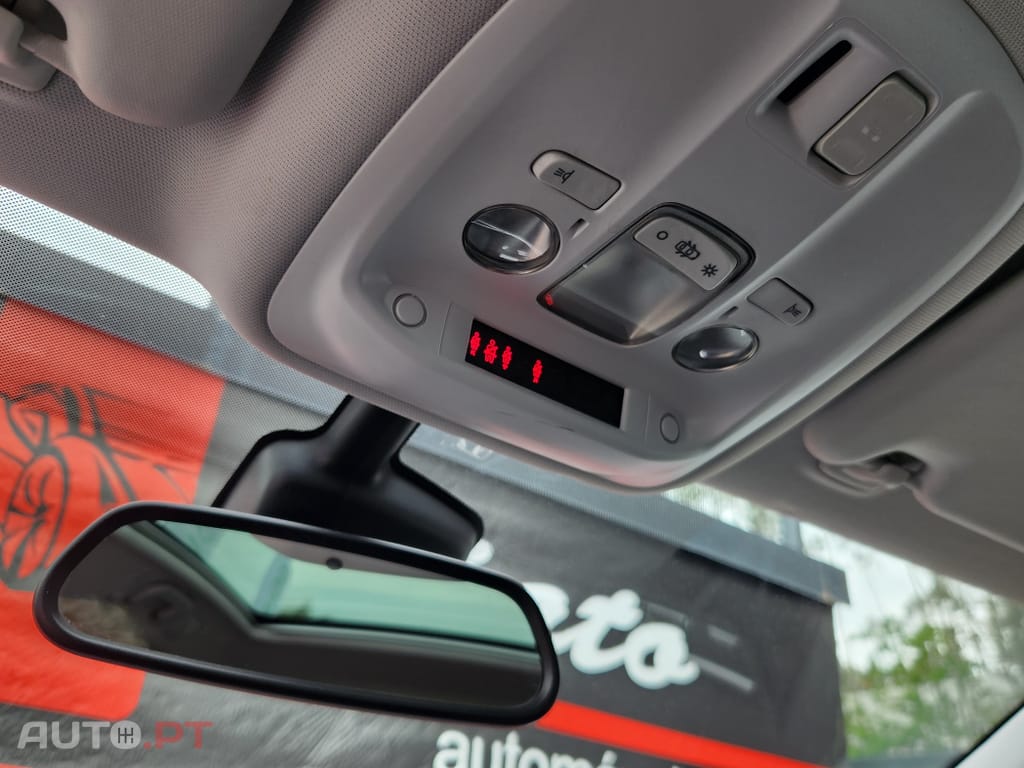 Peugeot 308 1.6 e-HDi Allure J17