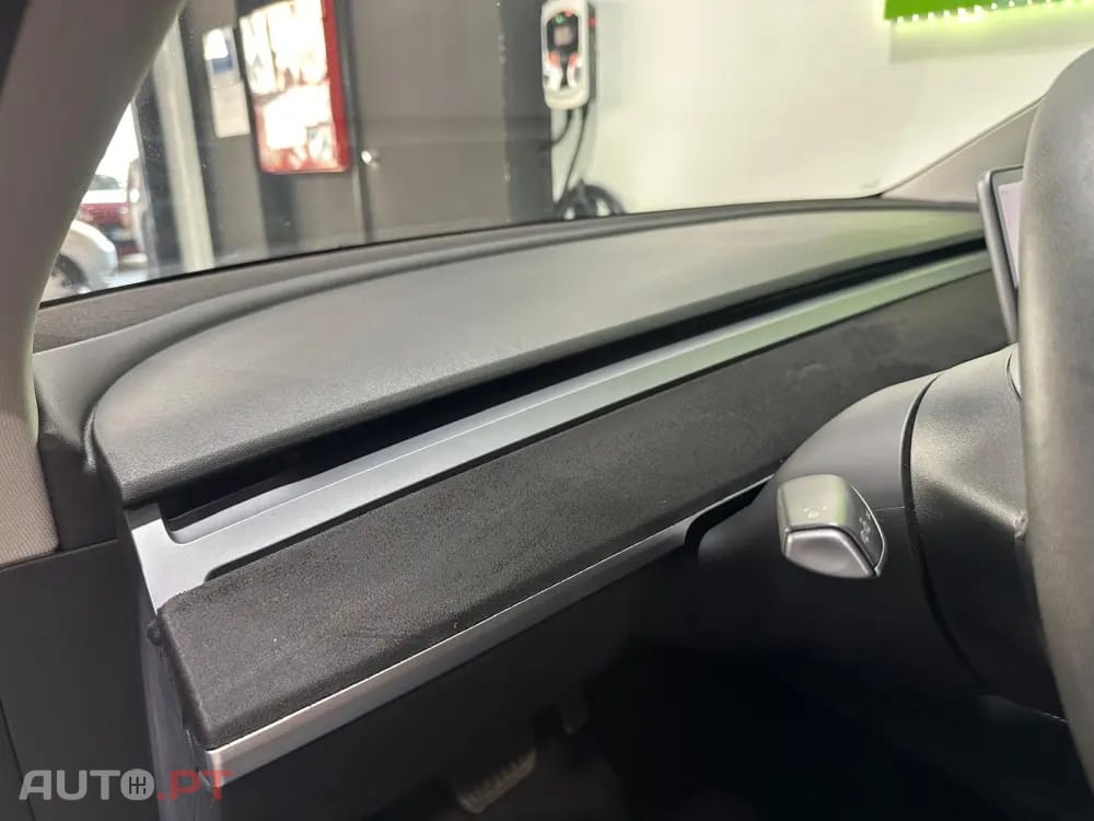 Tesla Model 3 Standard Range Plus RWD