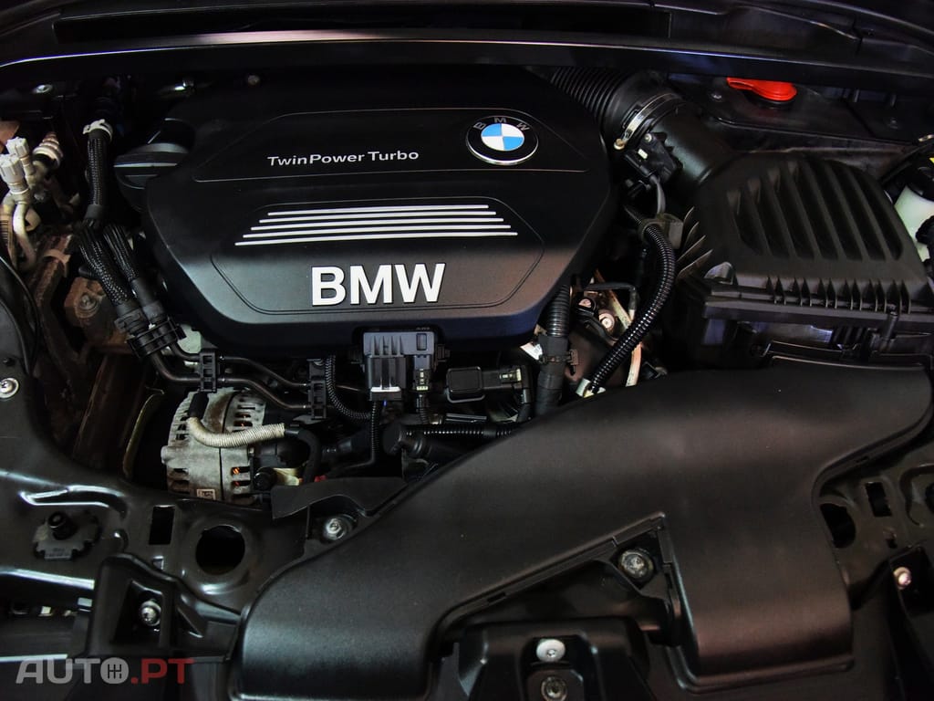 BMW X1 16 d sDrive Advantage — fotografia 12