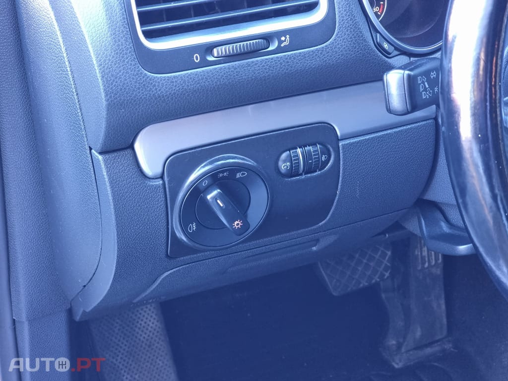 Volkswagen Golf 1.6 TDi Confortline DSG