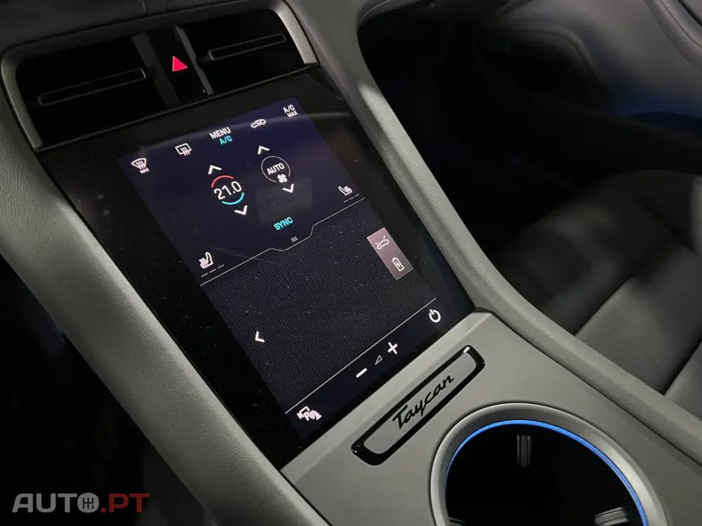 Porsche Taycan Outro