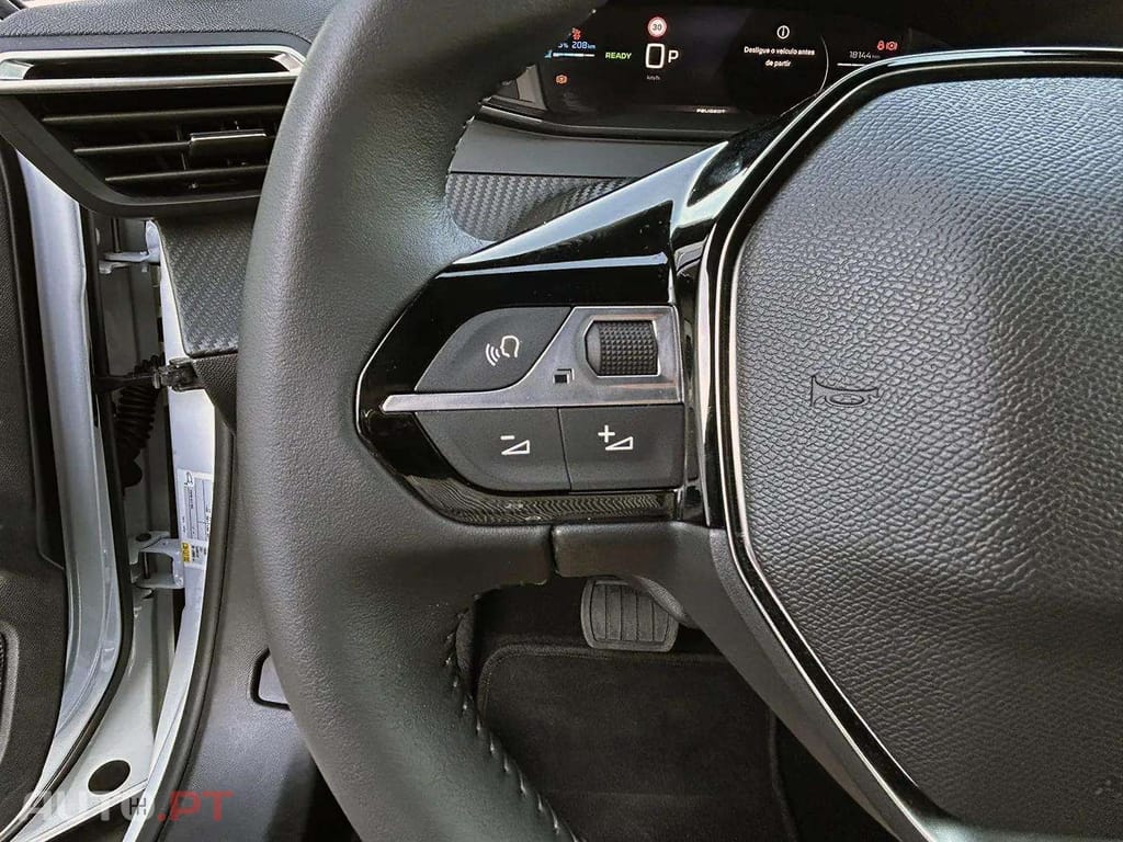 Peugeot E-2008 50 kWh Allure Pack