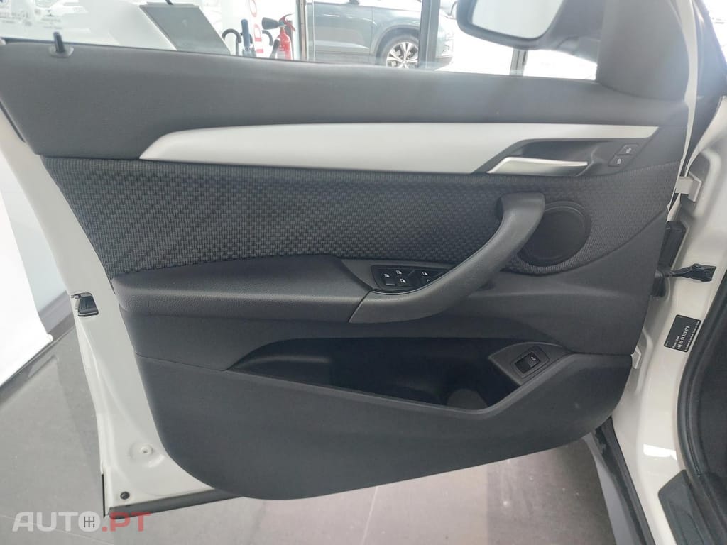 BMW X1 18 i sDrive Advantage