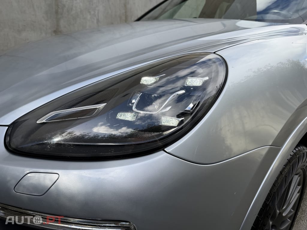 Porsche Cayenne Platinum Edition