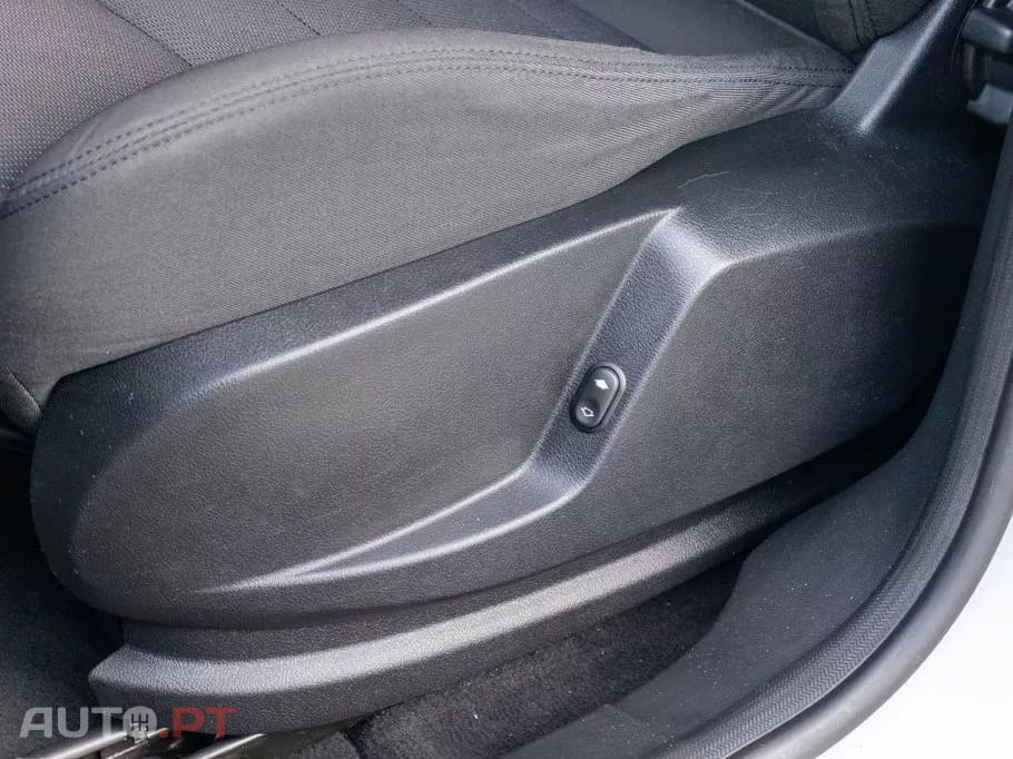 Ford S-Max 2.0 TDCi Titanium 7L 143g