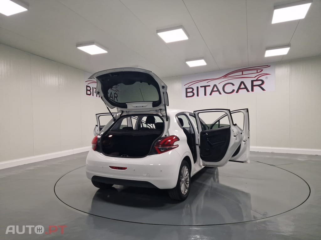 Peugeot 208 1.6 BlueHDi Style