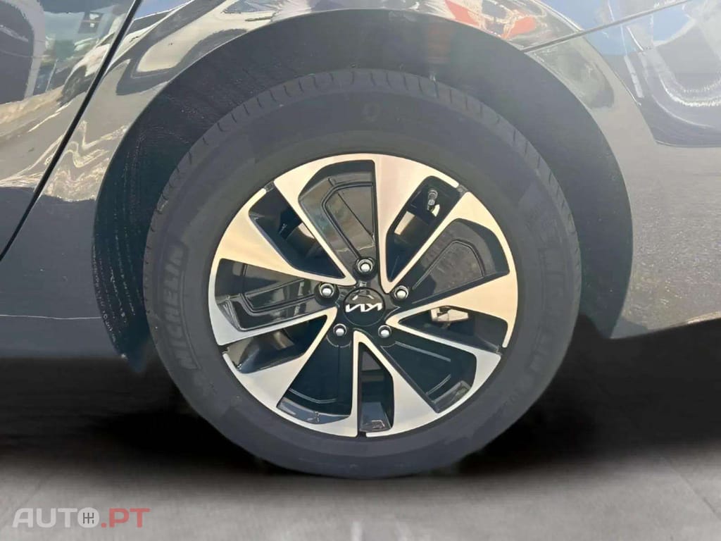 Kia Ceed SW 1.6 GDi 6DCT PHEV Drive