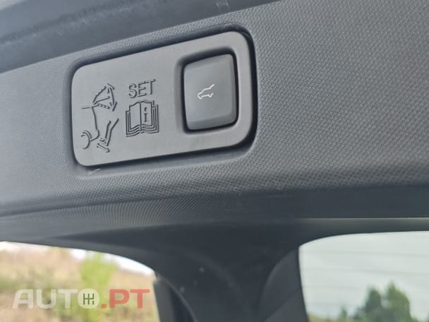 Ford Mustang Mach-E 75.7 kWh Base — fotografia 13