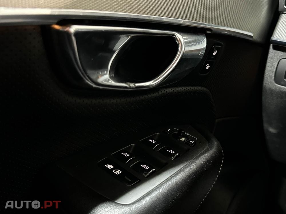 Volvo XC90 2.0 D4 R-Design