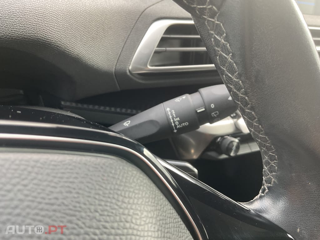 Peugeot 3008 1.5 BlueHDi Active