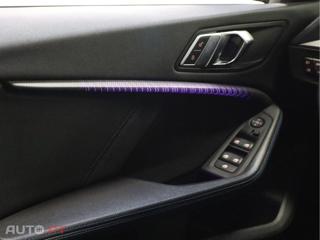 BMW 118 i Pack Desportivo M Auto