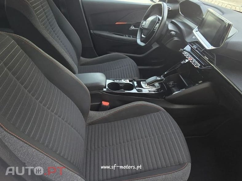 Peugeot E-208 Active