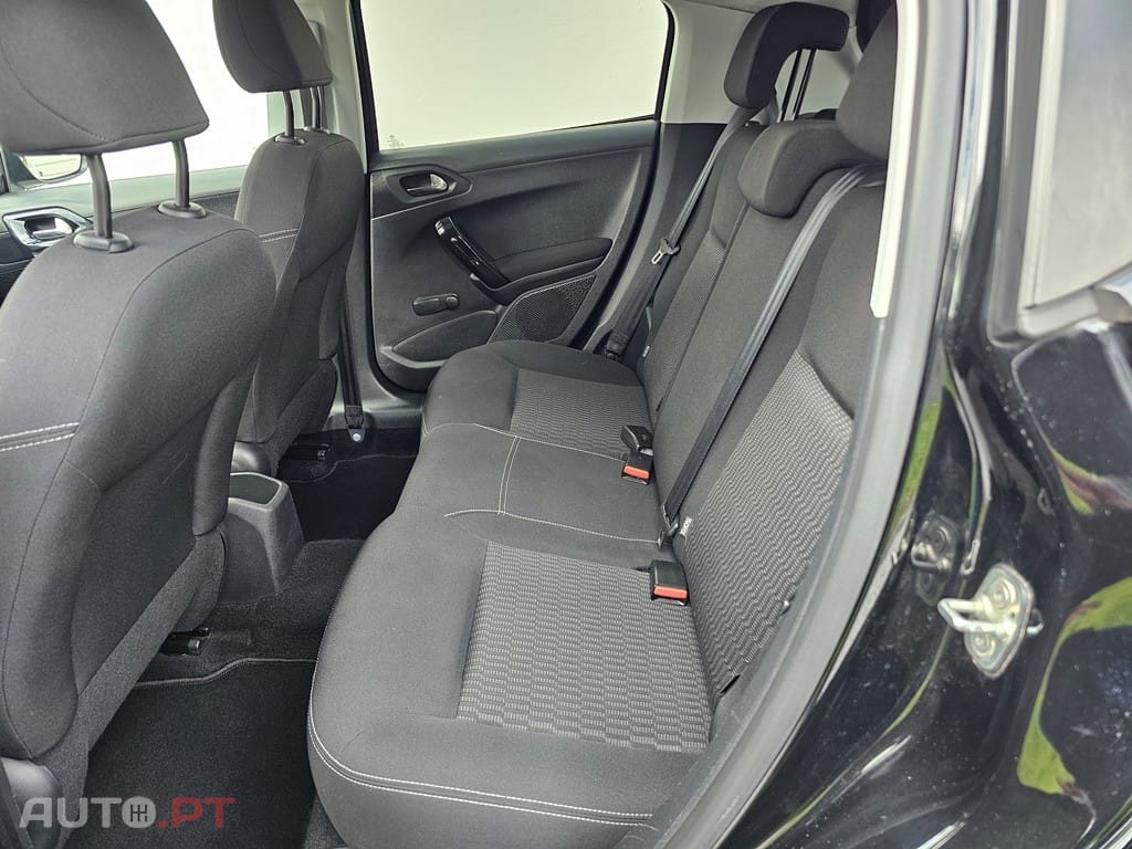Peugeot 208 1.2 VTi Allure