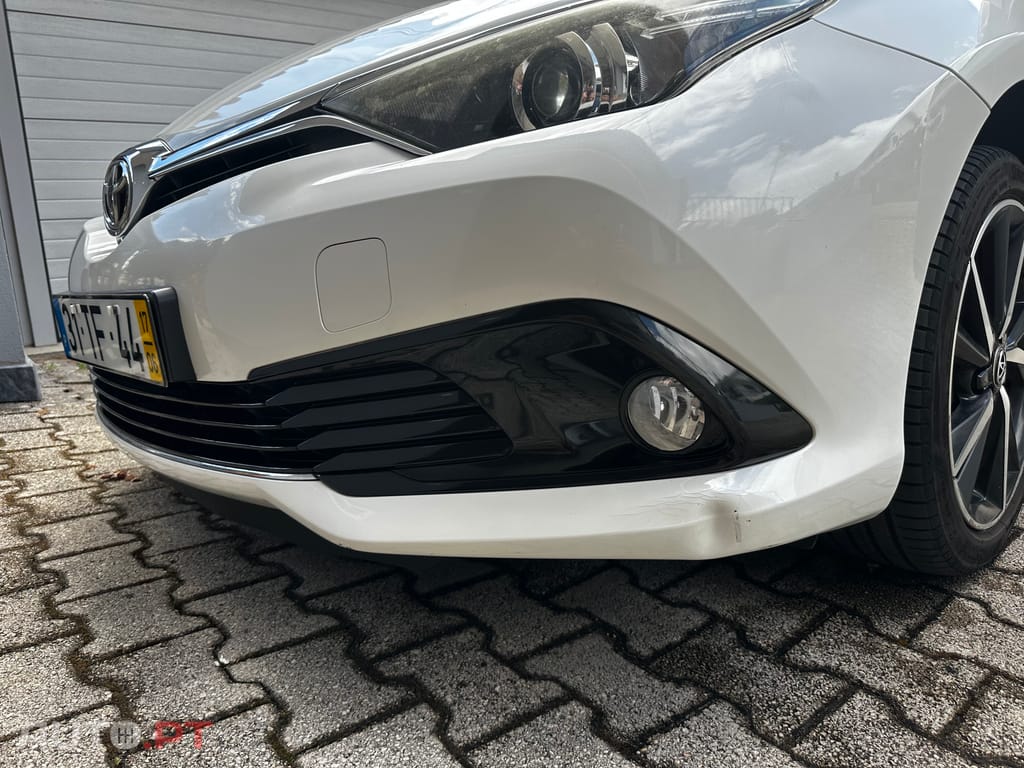 Toyota Auris Confort + pack tecnho