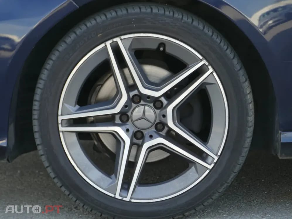 Mercedes-Benz E 220 CDi Avantgarde BE Auto.