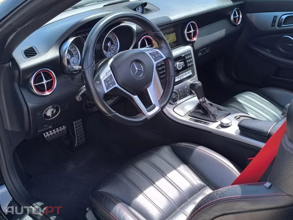 Mercedes-Benz SLK 250 (BlueEFFICIENCY) 7G-TRONIC