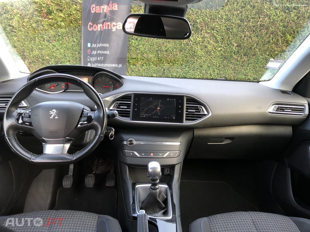 Peugeot 308 1.2 PureTech Business Line