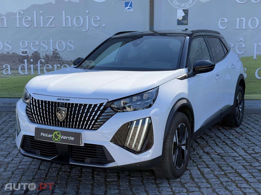 Peugeot 2008 1.2 PureTech GT EAT8