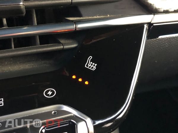 Peugeot E-2008 50 kWh GT