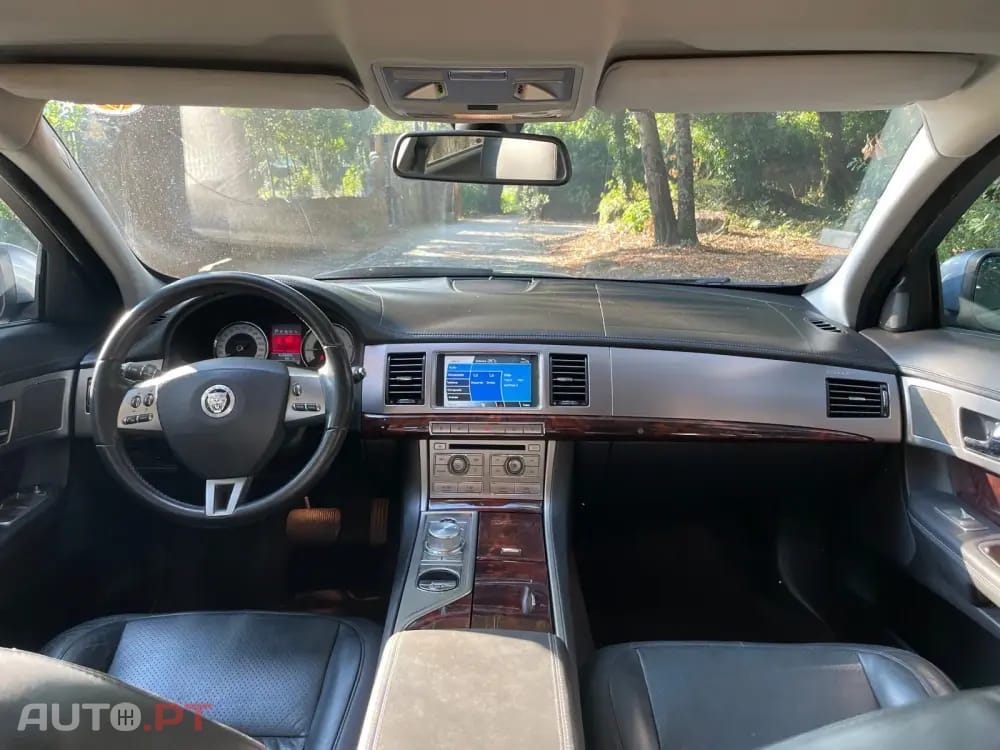 Jaguar XF 2.7 D V6 Premium Luxury