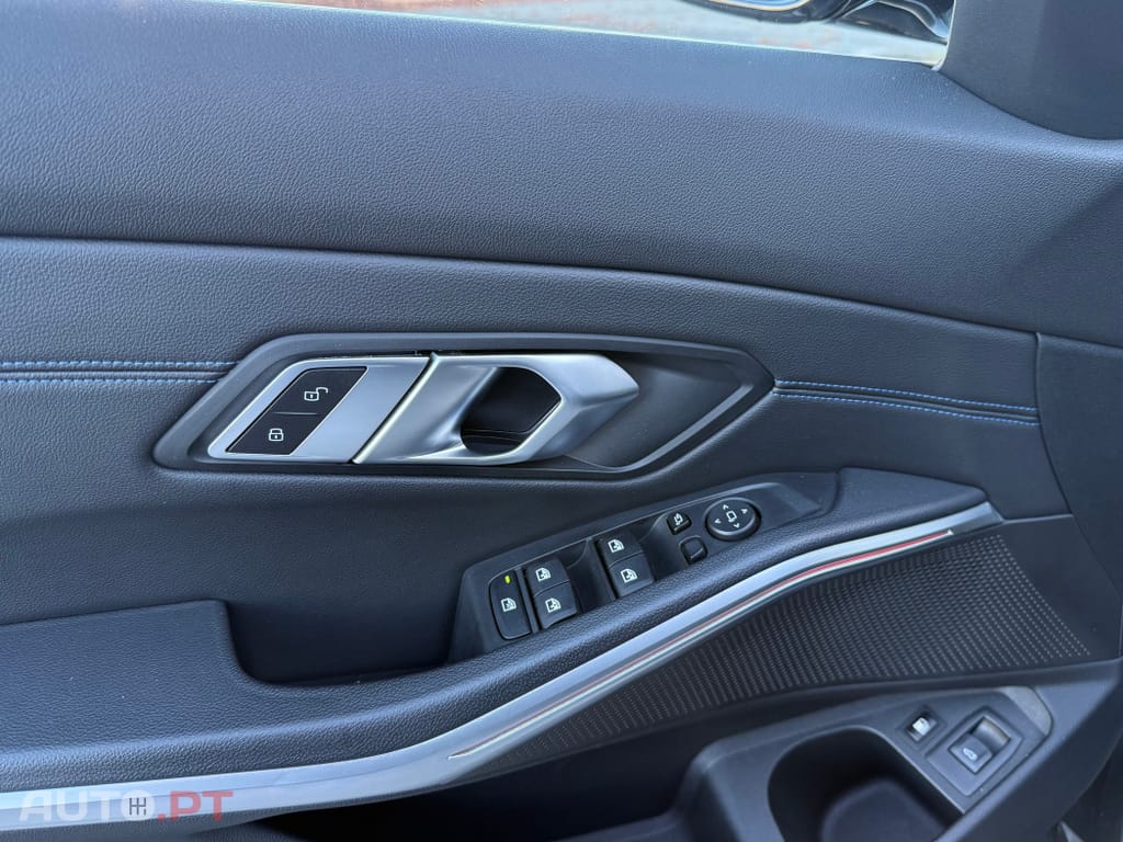 BMW 330 e Touring Pack M Auto