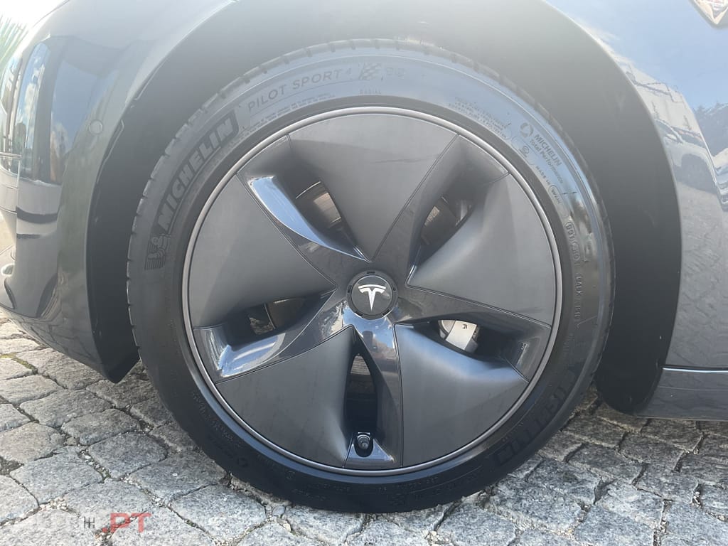 Tesla Model 3 Standard RWD Plus