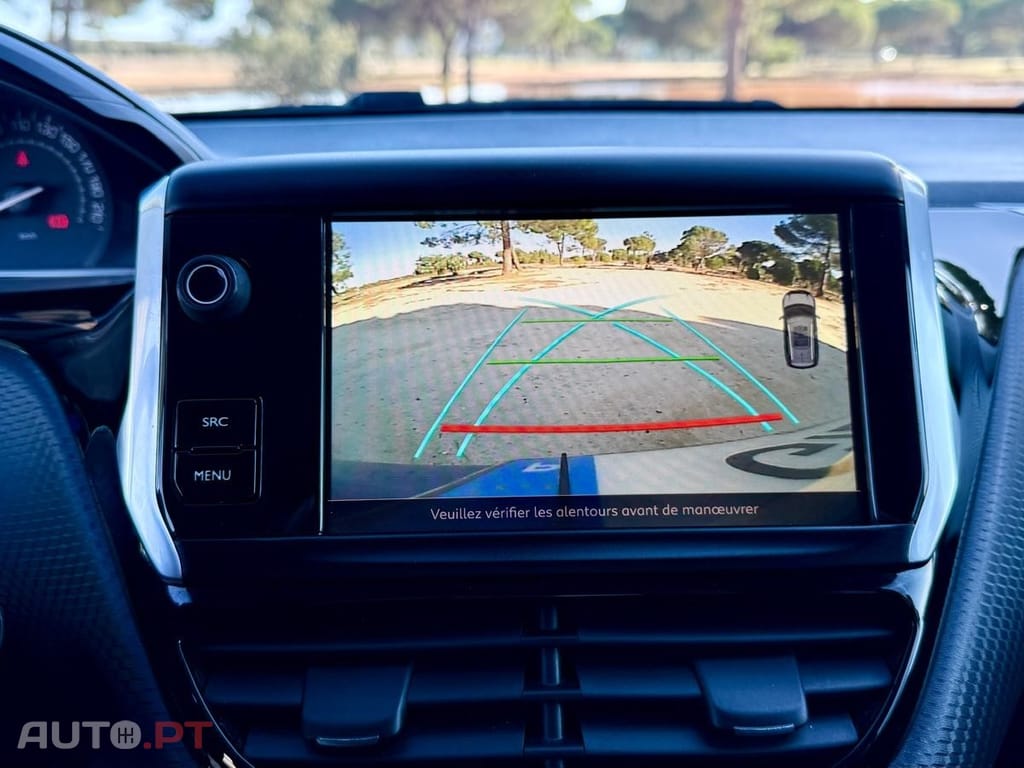 Peugeot 2008 1.2 PureTech Signature