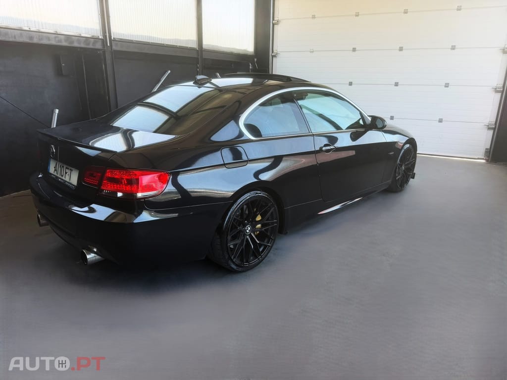 BMW 330 i Pack M