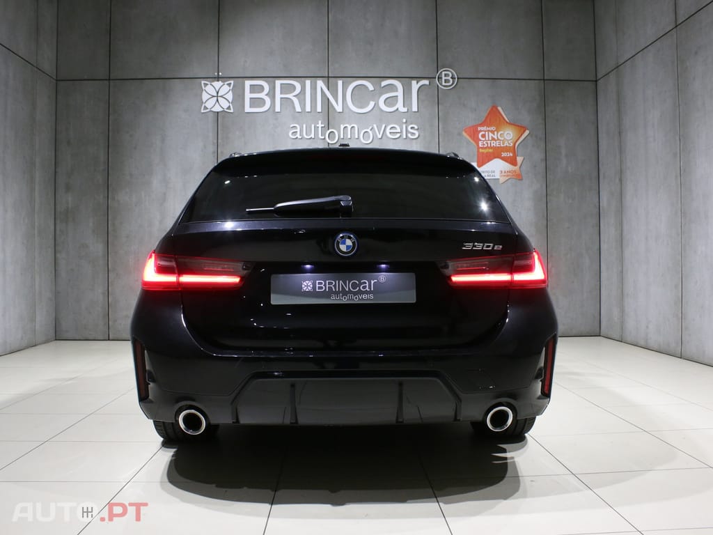 BMW 330 e Touring Pack Desportivo M Auto