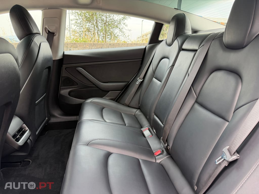 Tesla Model 3 Standard Range Plus RWD