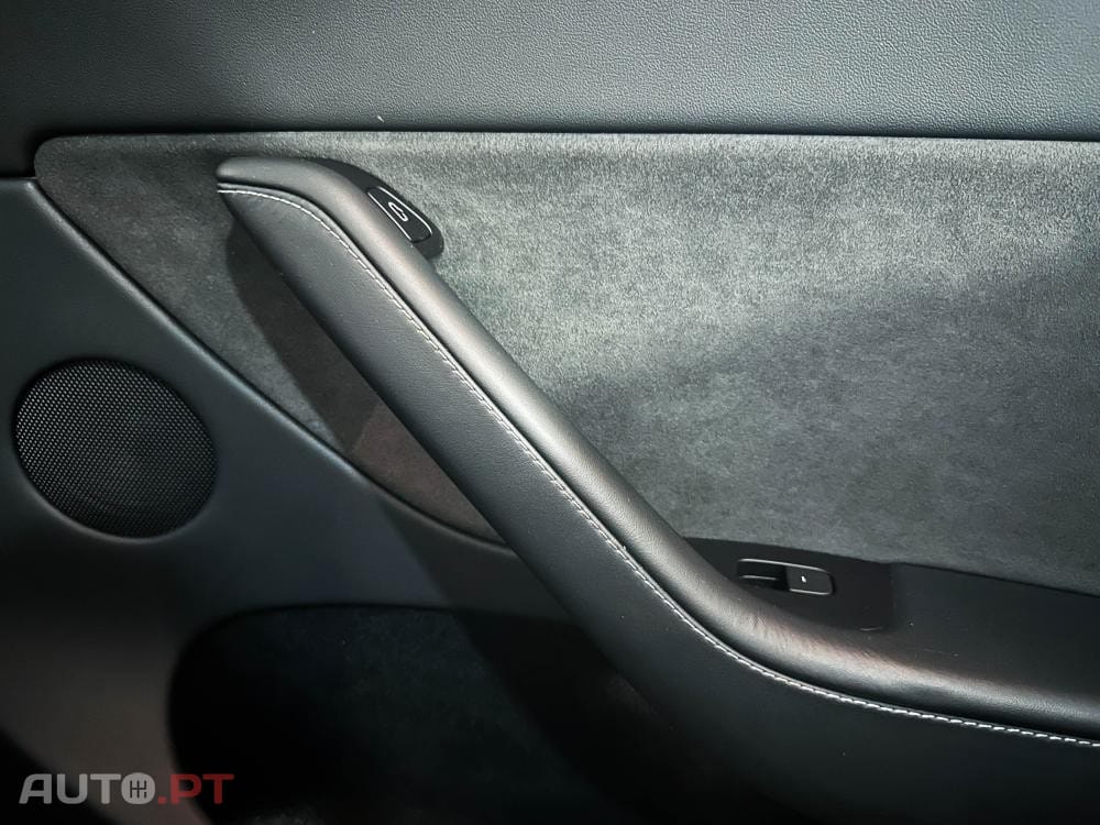 Tesla Model Y Long Range Dual Motor AWD