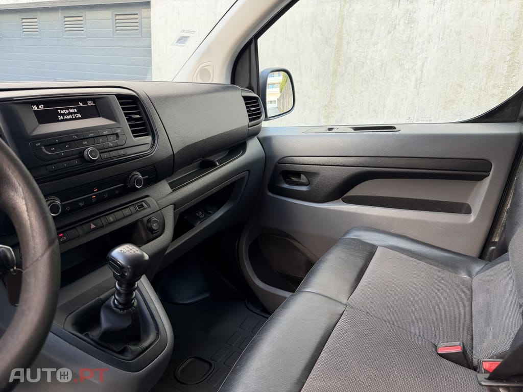 Peugeot Expert 1.5 BlueHDi L2H1 Premium Standard