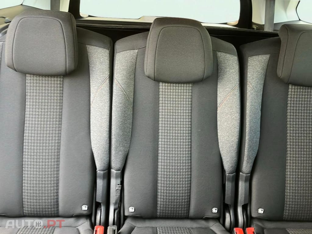 Peugeot 5008 PureTech 130 EAT8 Stop & Start Active