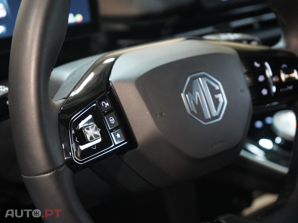 MG MG4 64 kWh Luxury