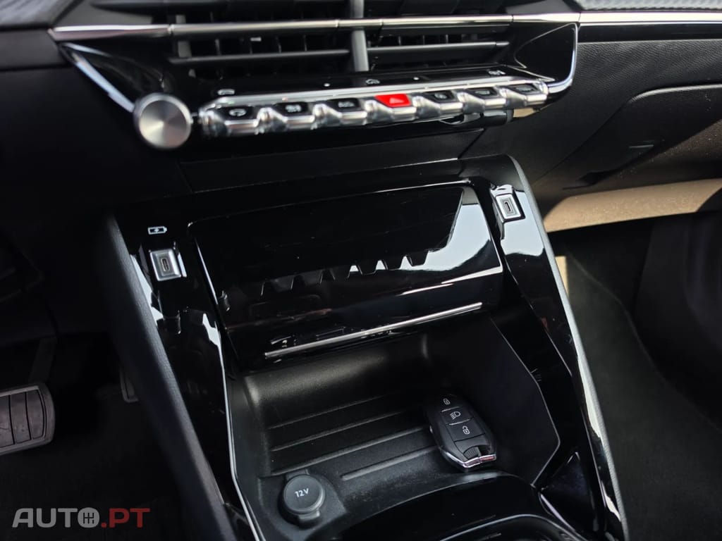 Peugeot 2008 Hybrid 136 e-DSC Allure
