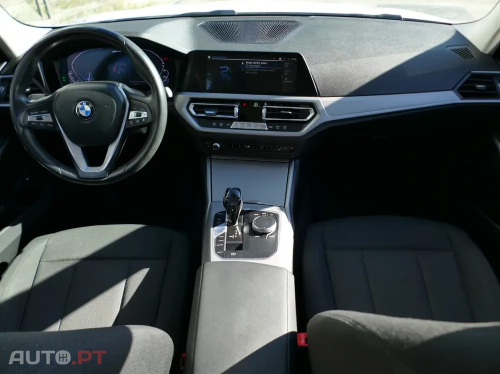 BMW 330 e iPerformance Advantage