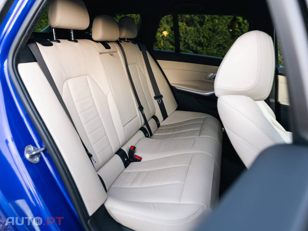 BMW 320 d Pack Desportivo M Auto