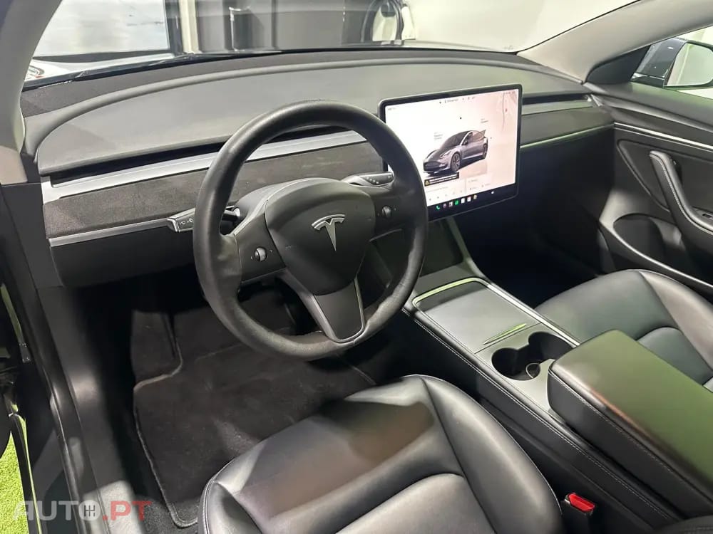 Tesla Model 3 Standard RWD